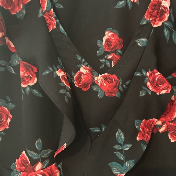 H&M Black Floral Semi Sheer Ruffle Blouse Whimsy  Goth Size 6 - Picture 10 of 12